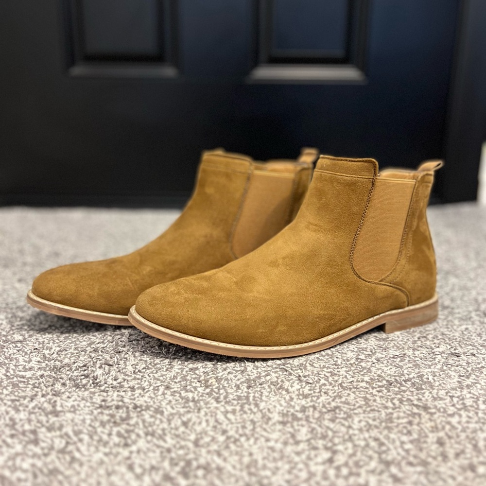 Men's Tan Suede Chelsea Boots
